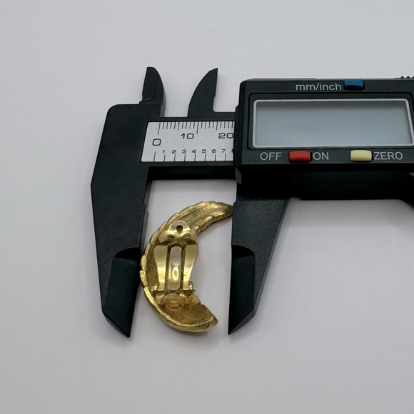 BELLINI Vintage Gold-Tone Crystal Leaf Brooch & Clip-On Earring Set - Picture 16 of 16